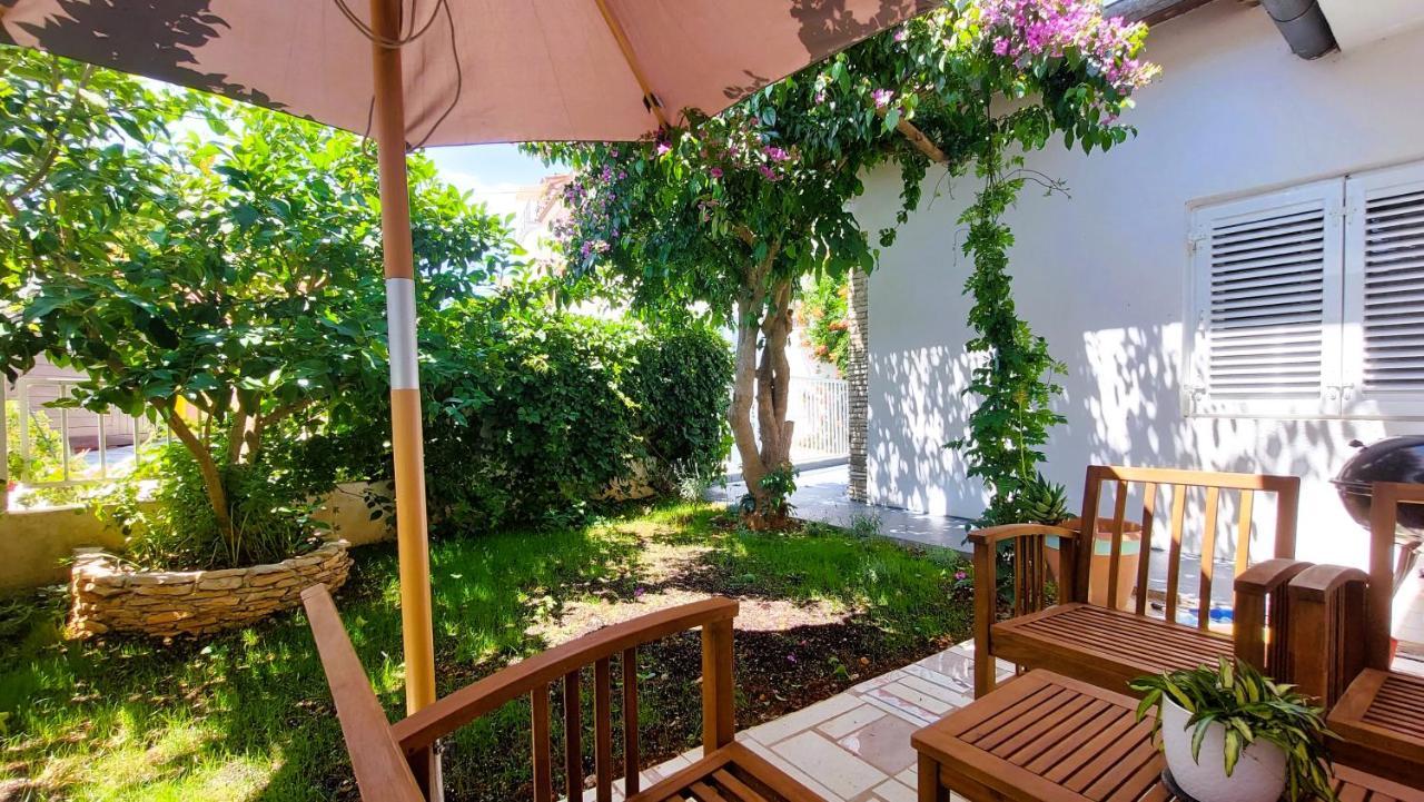 Holiday Home Zora: Family Retreat Near Kamenjak Nature Park Premantura Exterior photo